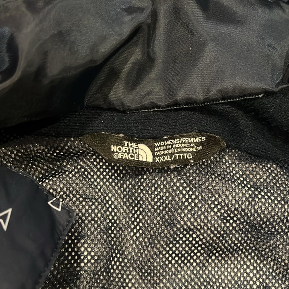 Womens North Face jacket - Picture 3 of 9